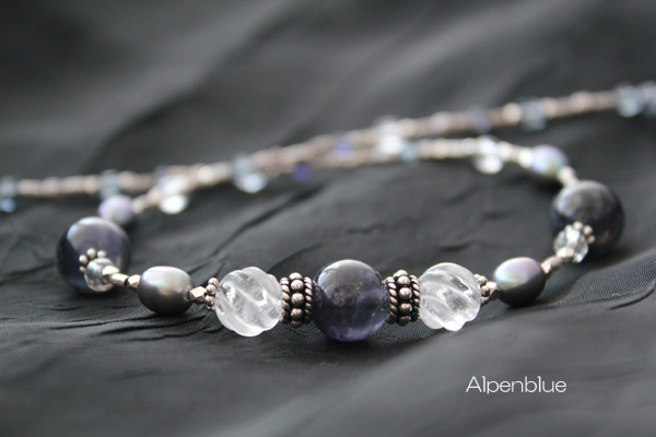 アイオライトネックレス