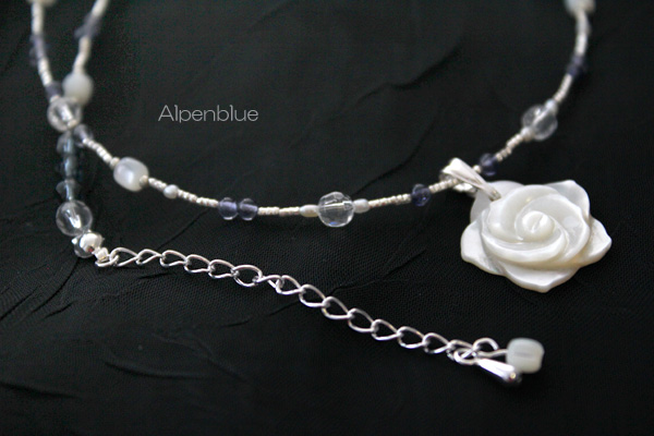 シェルとアイオライトチョーカー