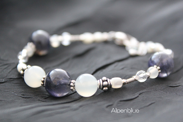 アイオライトブレスレット