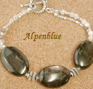 使用天然石：ハイパーシーン