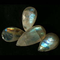 レインボームーンストーン